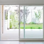 Porte scorrevoli in vetro da esterno: il tocco chic per i vostri giardini