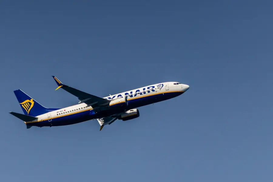 Regole per viaggiare in aereo: guida 2026