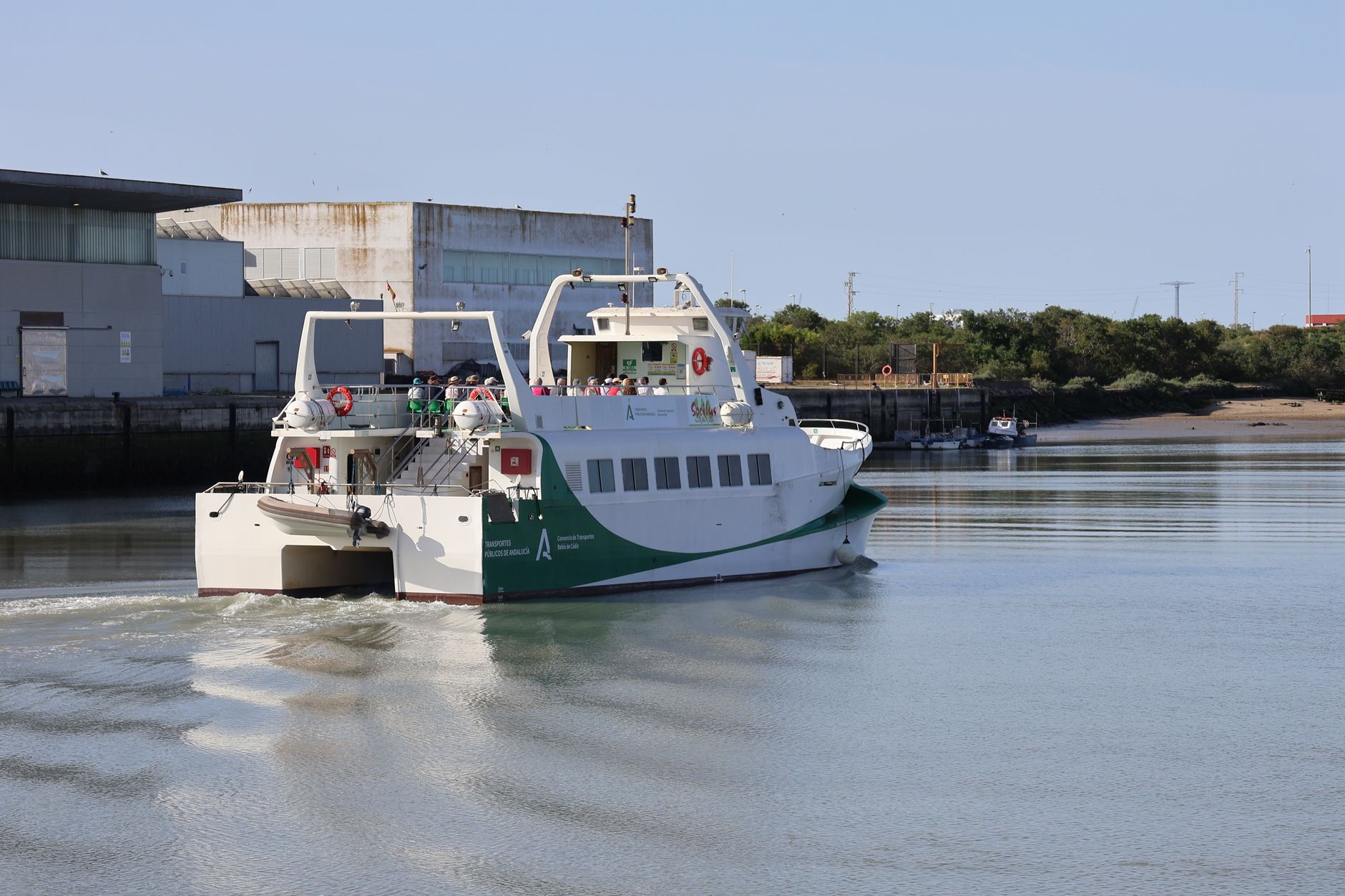 Come arrivare a Pantelleria: traghetti e voli