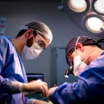 Come la tecnologia permette di personalizzare gli interventi di chirurgia oculare