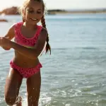 Costumi da bagno per bambina: i trend dell’estate 2023